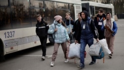 "Устали бежать от войны" 