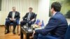 Specijalni američki izaslanik Gabrije Eskobar (Gabriel Escobar) i izaslanik EU za dijalog Miroslav Lajčak sa kosovskim premijerom Aljbinom Kurtijem 5. juna u Prištini.