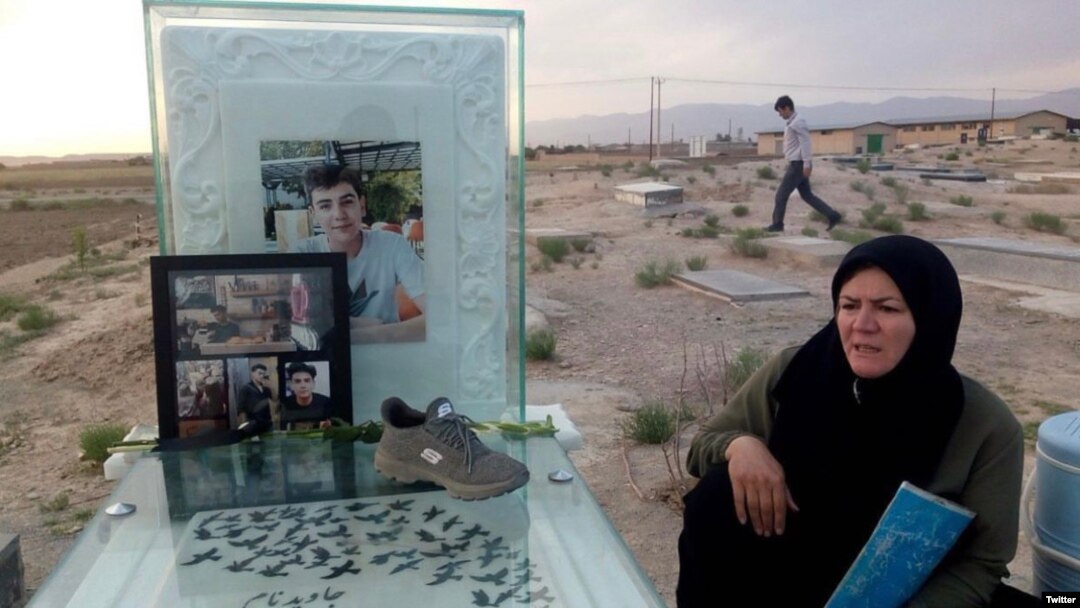 گلدسته حسینی، مادر ابوالفضل آدینه‌زاده 