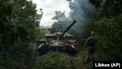 Український танк поблизу Бахмута, червень 2023 року