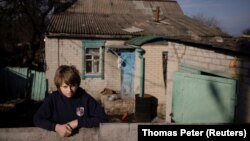 Volonteri slamka spasa za djecu s invaliditetom na ratom razorenom istoku Ukrajine