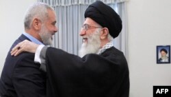 استقبال گرم علی خامنه‌ای از اسماعیل هنیه در تهران