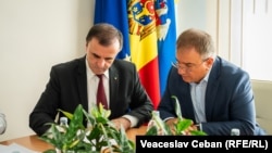 Ex-premierul comunist Vasile Tarlev vrea să devină președinte independent.