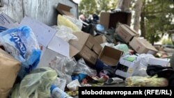 Илустрација, неколку дневна кризата со несобирање на ѓубрето во главниот град поради протест на вработените во ЈП Комунална Хигиена 