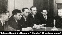 ﻿I. C. Varticean (al treilea din stânga) 
