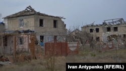 Зруйновані будинки у Посад-Покровському