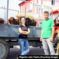Rigerta dhe bashkëshorti i saj që udhëheqin fermën Tusha.
