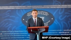 Веста за постигнатиот договор на прес-конференција ја соопшти министерот за надворешни работи на Северна Македонија, Бујар Османи.