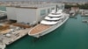 Италияның Каррара қаласының айлағында тұрған "Шехерезада" яхтасы, 24 қаңтар, 2024 жыл. 