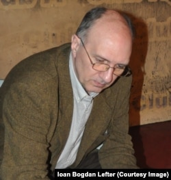 Ioan Bogdan Lefter, jurnalist, scriitor și analist politic.