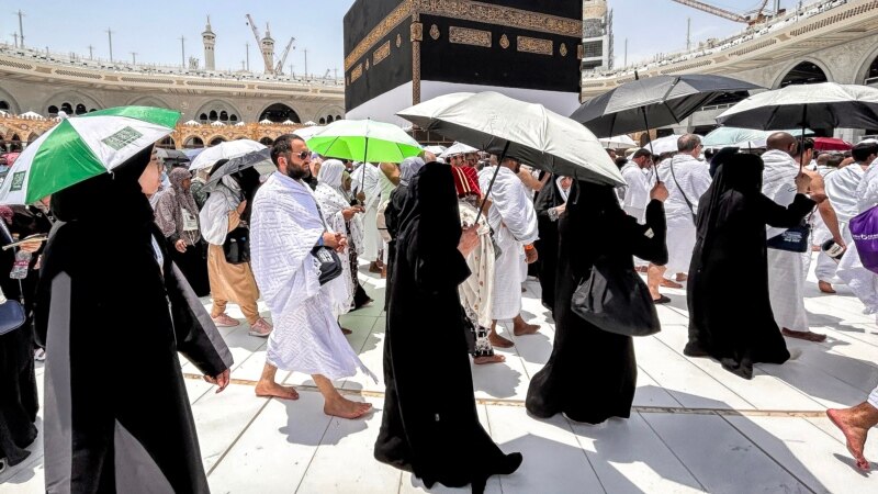 Более 550 паломников умерли во время хаджа в Саудовской Аравии, большинство из-за жары