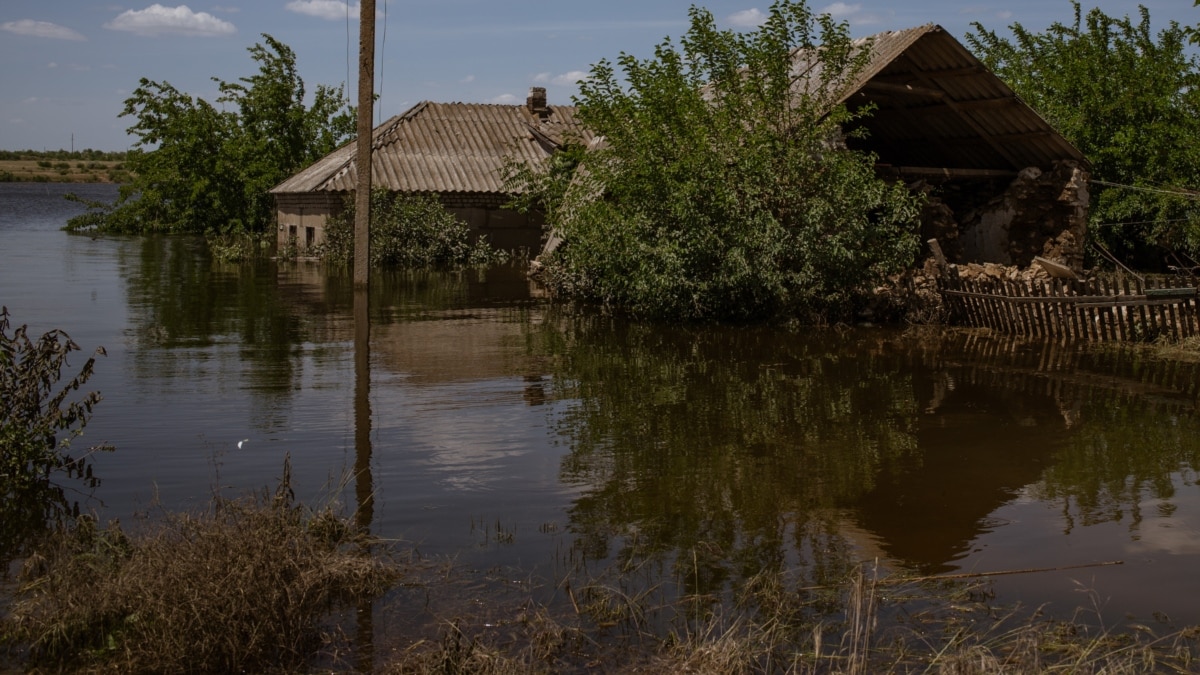 Ukraine's Kherson Region Faces 'Ecological Catastrophe' Amid Ongoing Fighting - Vimarsana News
