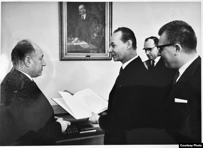 Franciszek Krigel (a sinistra) e Alexander Dubchek.  Praga, 1968