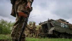 "Sukses për Putinin": Ukraina mezi po u reziston forcave ruse në Donjeck