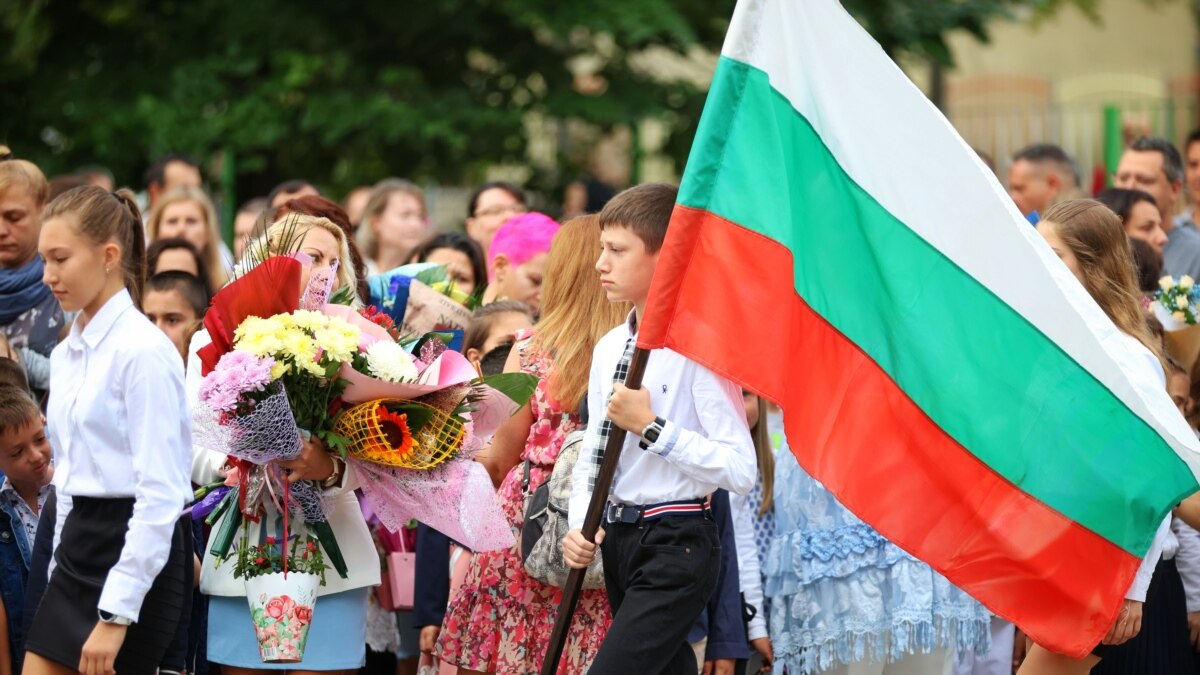 Над 702 000 ученици от първи до дванадесети клас влязоха