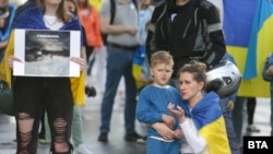  В митинга участваха и доста деца, доведени от родителите си 