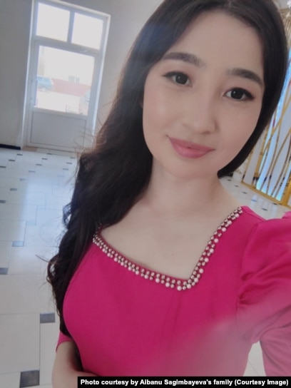 Әйелдің жамбас шашының жақыннан түсірілген фотосы