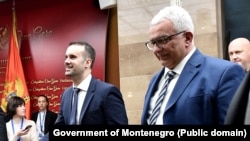 Šef parlamenta Andrija Mandić (desno) upozorio premijera Spajića (lijevo) zbog podrške Rezoluciji UN o genocidu u Srebrenici