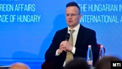 «У тих секторах, де немає санкцій, так, на прагматичній основі, там, де це відповідає нашим національним інтересам, ми хотіли б розвивати співпрацю з росіянами», – сказав голова МЗС Угорщини