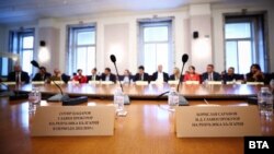 Местата на временния главен прокурор Борислав Сарафов и Сотир Цацаров, заемал този пост от 2012 до 2019 г., останаха празни на заседанието на временната парламентарна комисия за проучване на дейността на Мартин Божанов - Нотариуса.