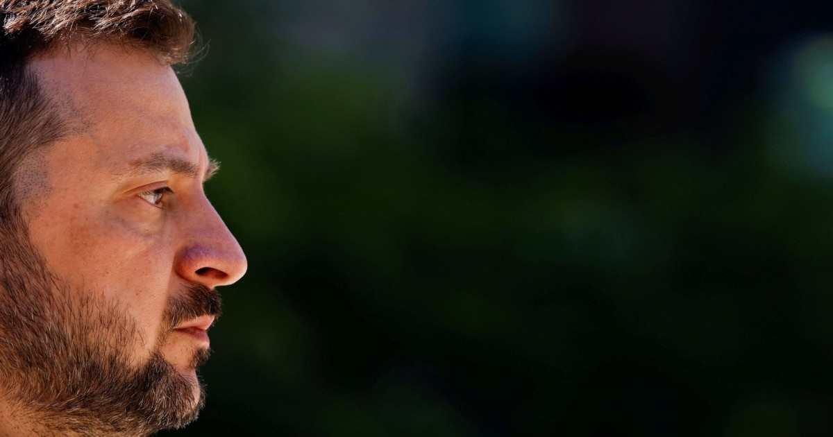 Зеленський: У переговорах з РФ важливий тиск на Москву