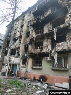 Зруйнований будинок по вулиці Зелінського, 30 у Маріуполі, де жив Пилип Головня