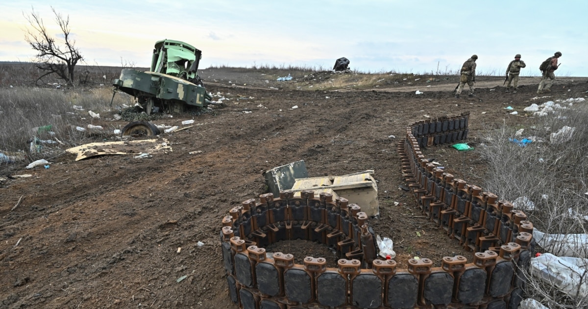 Сыртта жалаңаш қыздар