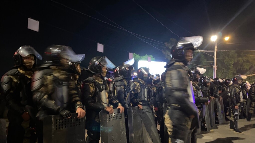 Forțele de securitate din Kârgâzstan au izolat unele zone din Bishkek pe fondul violențelor