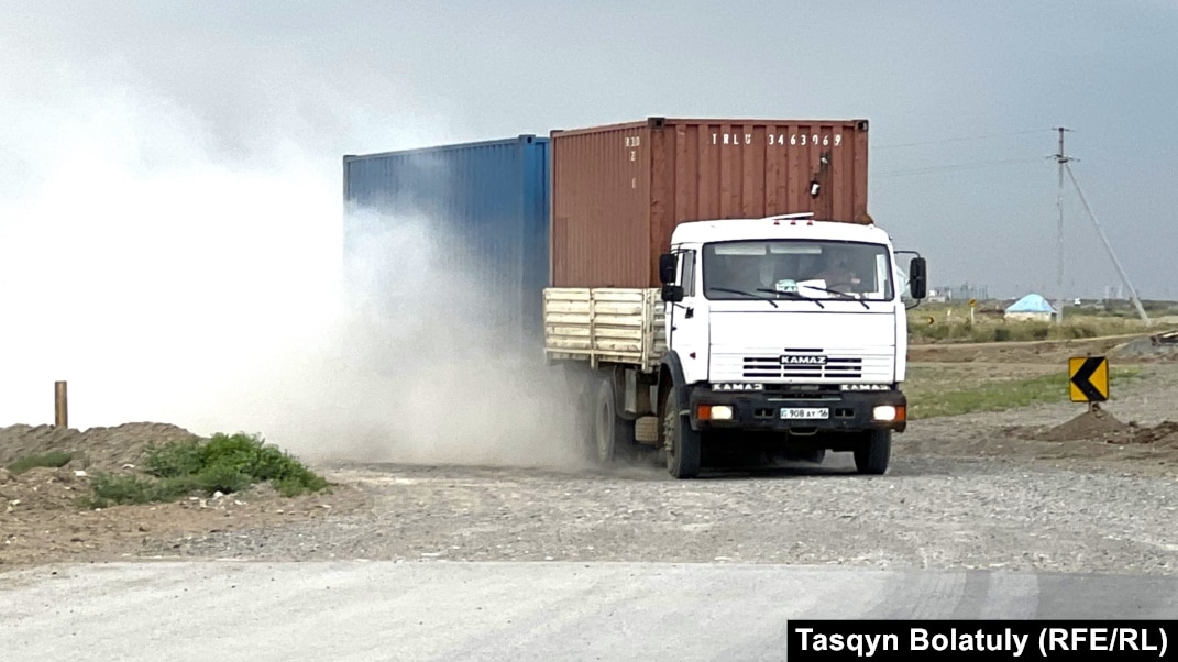 Кроссссинг туралы бейнелерді қараңыз Жалаңаш Ledybug және Cat Noir суреттері