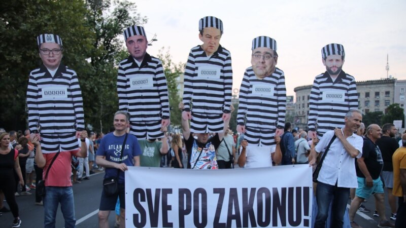 Koliko Gandijevski otpor uzdrmava Vučića?
