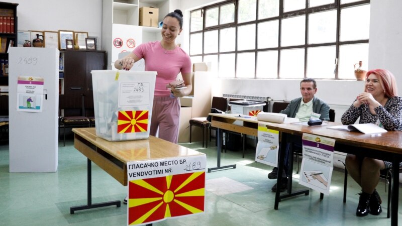 Северна Македонија гласа на двојни избори