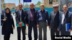Iranian teacher activists in Yazd