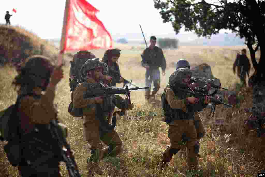 Sjedinjene Države su pozvale na krivičnu istragu nakon što su vojnici Netzah Yehuda optuženi da su umiješani u smrt Omara Assada, 78-godišnjeg Palestinca-Amerikanca, koji je preminuo od srčanog udara 2022. nakon što je pritvoren, a kasnije pronađen napušten na gradilištu. Na fotografiji:&nbsp;Obuka vojnika bataljona Netzah Yehuda na Golanskoj visoravni u blizini sirijske granice, 19. maja 2014.