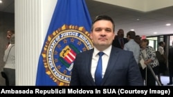 Viorel Țentiu, comisarul principal al biroului Interpol Moldova, este învinuit de corupere pasivă pe două capete de acuzare din Codul Penal.