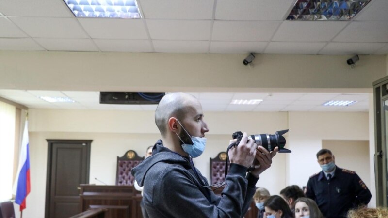 Аннексияләнгән Кырымда сивил журналист Куламет Ибраимов гаиләсе яши торган йортта тентү узган