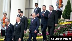 Лидеры стран Центральной Азии и президент Азербайджана на региональном саммите в Душанбе. 14 сентября 2023 года. 