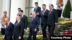 Борбор Азиянын президенттери жана Азербайжандын лидери Дүйшөмбүдөгү регионалдык саммитте. 14-сентябрь, 2023-жыл.