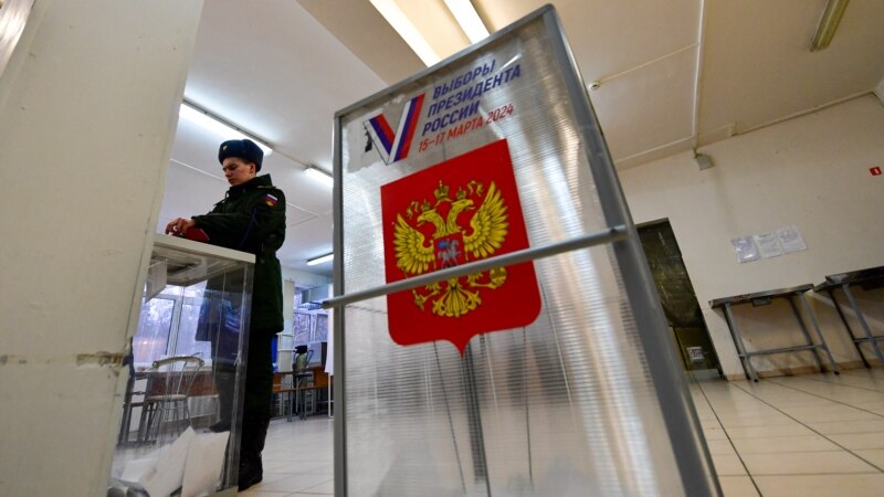 Во время выборов президента РФ сообщают о поджогах избирательных участков и зеленке в урнах 