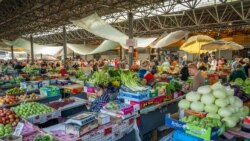 Potrivit calculelor Europei Libere, în urma implementării reformei fiscale, prețurile la produsele alimentare de bază va crește cu aproximativ 10%. În imagine: Piața Centrală din Chișinău