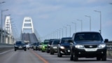 Автомобили на Керченском мосту, 3 мая 2023 года. Архивное фото
