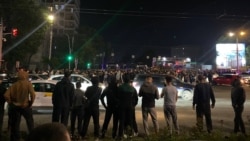 18-майда көчөгө чыккан жүздөгөн жаштар, Бишкек шаары