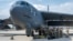 Echipajul aerian al Escadrilei 20 Bombardament, Baza Aeriană Barksdale, Louisiana, la Baza Aeriană Mihail Kogălniceanu, România, iulie 2024.