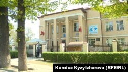 Бишкектин №33 мектеп-гимназиясы. 20-апрелде окуу үзгүлтүккө учурады.