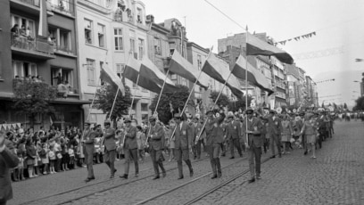 Живеете в диктатура а тя самата живее от пропаганда Властта