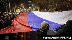 Ruska zastava na protestu desničarskih organizacija u Beogradu, 15. februar 2023.