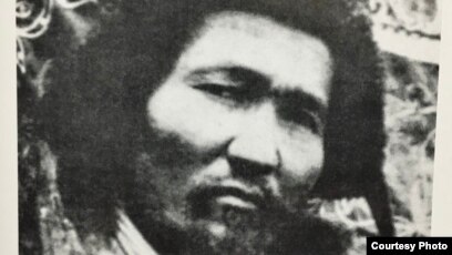 Неміс әйелдерінің жалаңаш порно фотосуреттері Жастарға сабақ беріп жатқан қалпақ киген орыс атаның порно видеосы