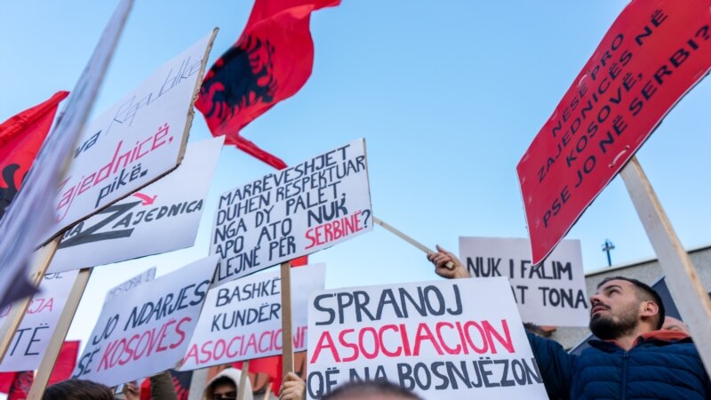 Marsh në Prishtinë kundër Asociacionit
