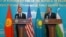 Государственный секретарь США Энтони Блинкен и министр иностранных дел Казахстана Мухтар Тлеуберди во время пресс-конференции. Астана, саммит стран C5+1, 28 февраля 2023 года