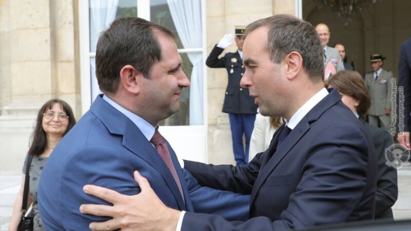 Armenian Defense Chief Again Visits France
