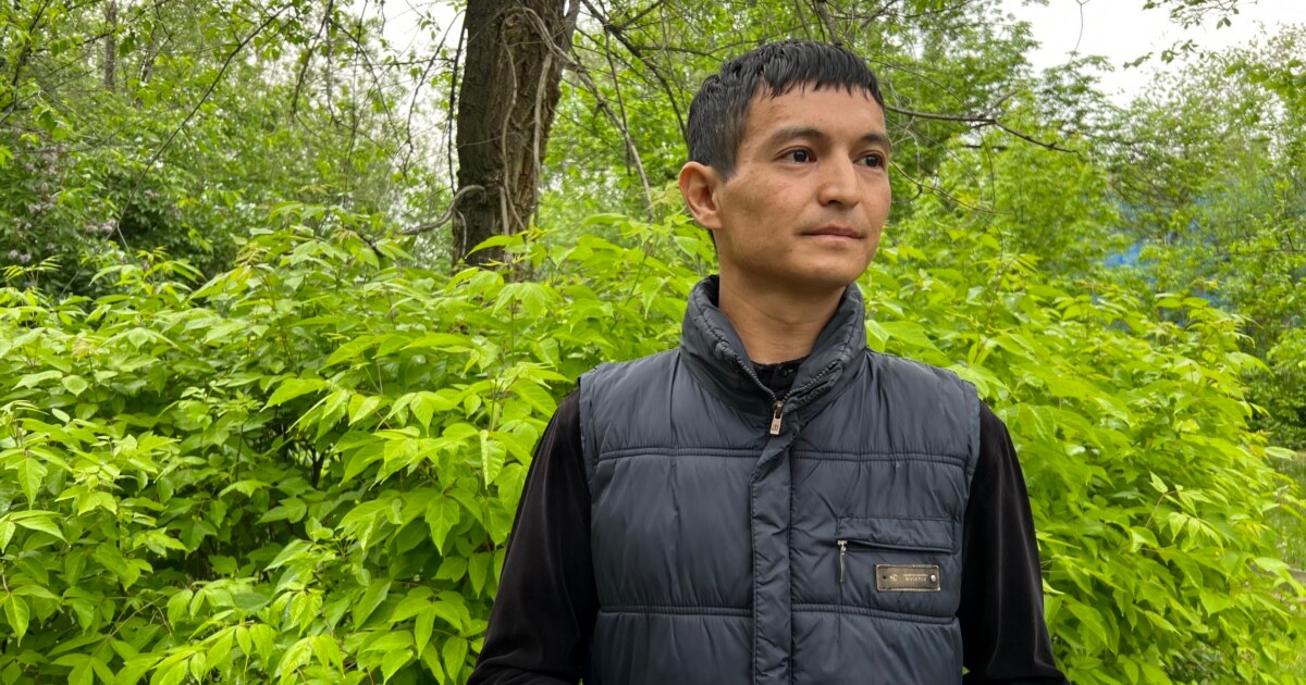 Орыстың секс жігіті қыздан пиздасын жалауын сұрайды